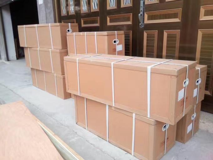 100ml γραμμικός τύπος γεμίζοντας μηχανών μπουκαλιών αυτόματος υγρός για την μπύρα 3